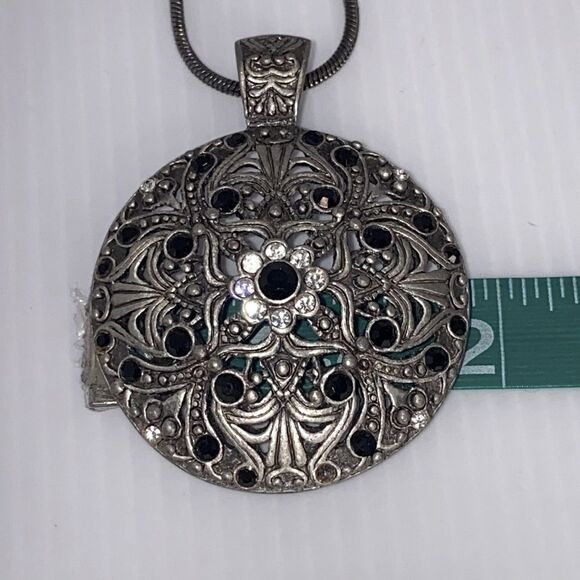Silver Tone Art Decor Pendant - Picture 7 of 7
